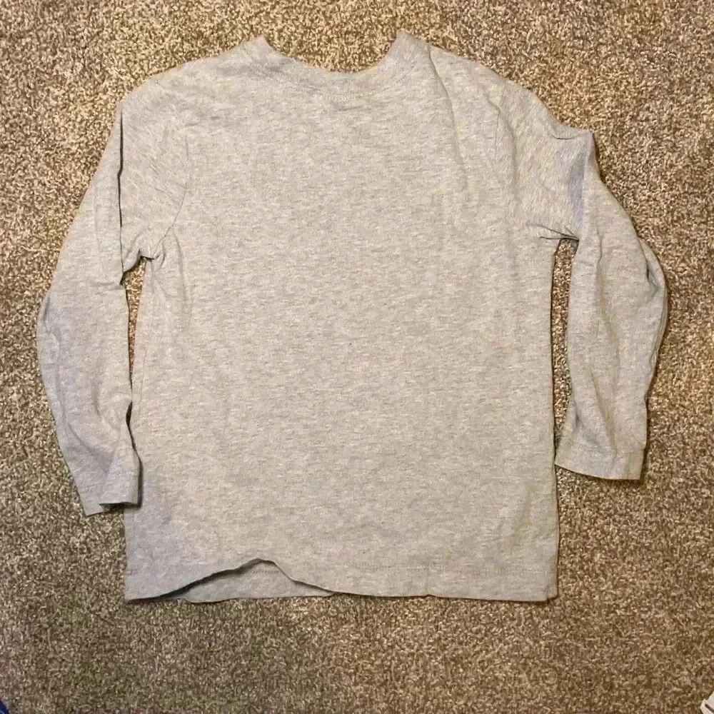 Hanna Andersson Gray Kids Shirt “Tiger Tree” with Car and Christmas Tree. 6-7